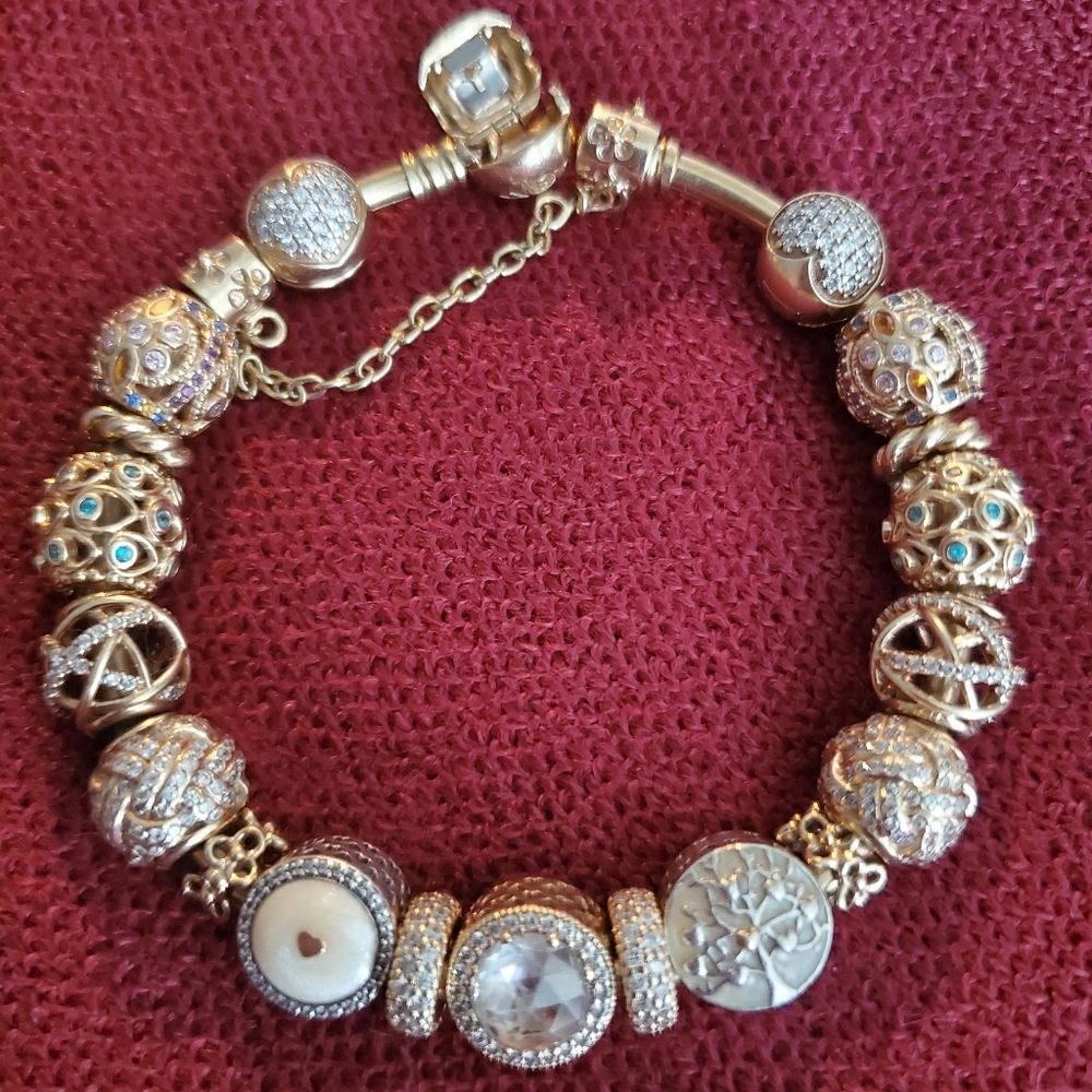 Pandora Bangle 14k gold